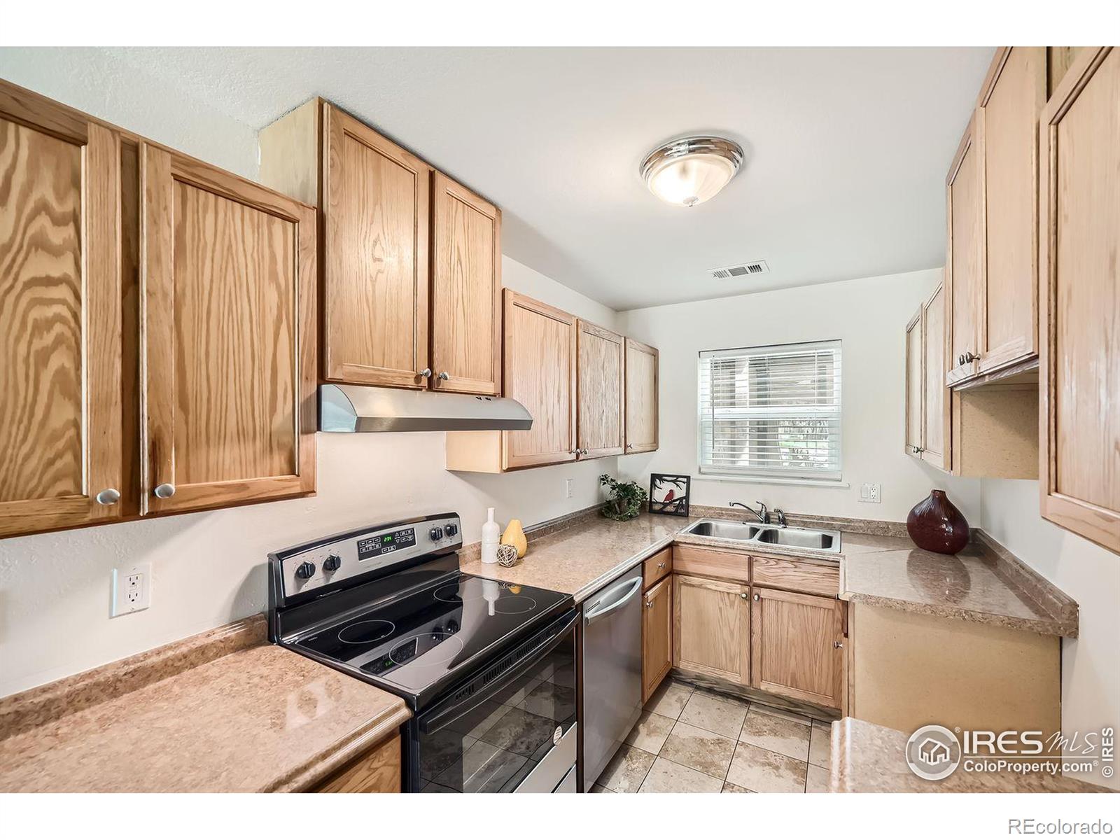 MLS Image #4 for 225 e 8th avenue,longmont, Colorado