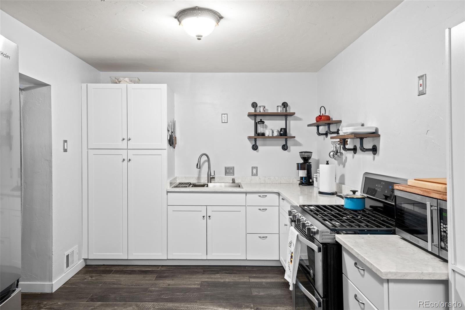 MLS Image #10 for 1470 s yates street,denver, Colorado