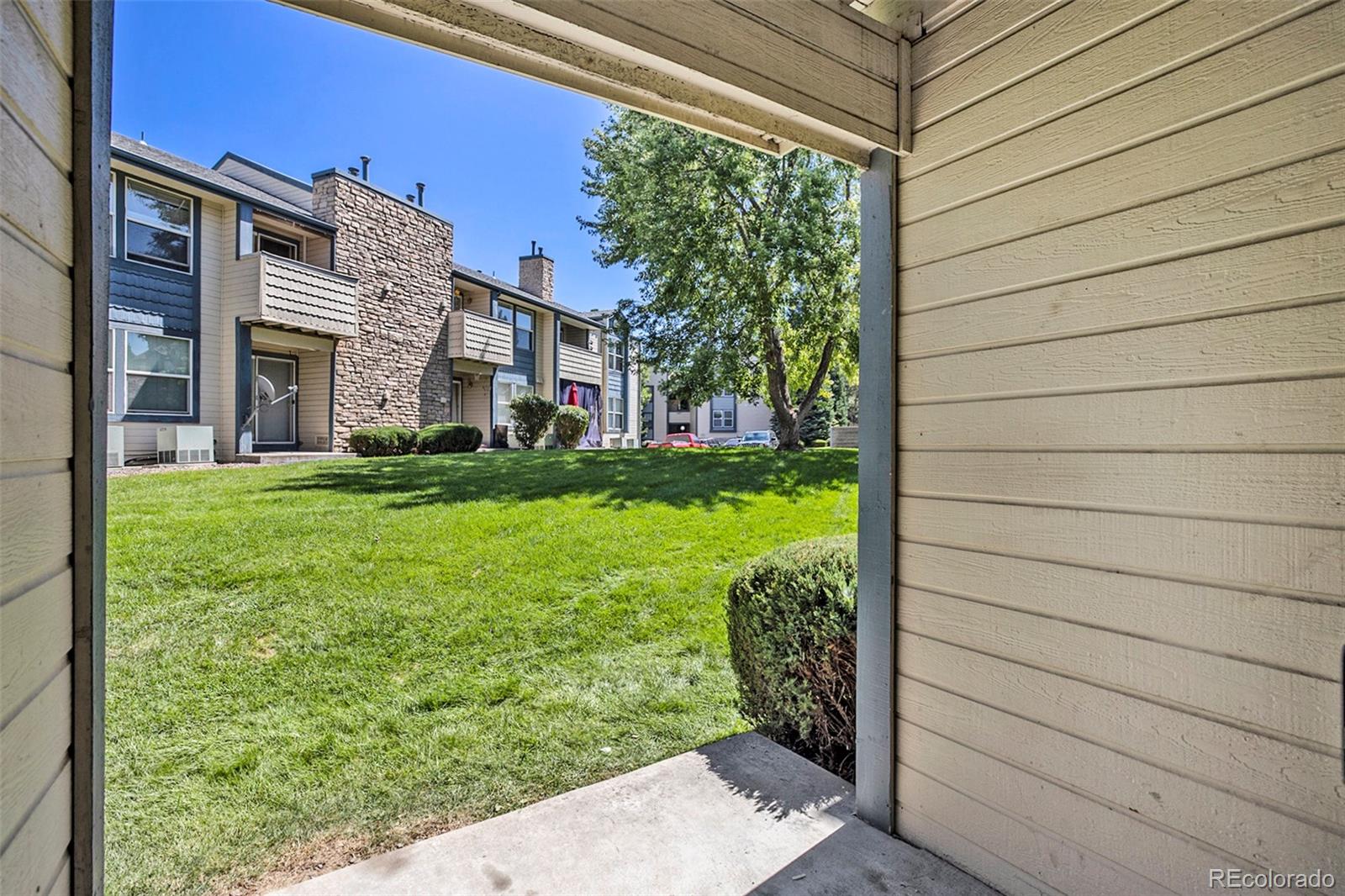 MLS Image #5 for 444 s kittredge street,aurora, Colorado