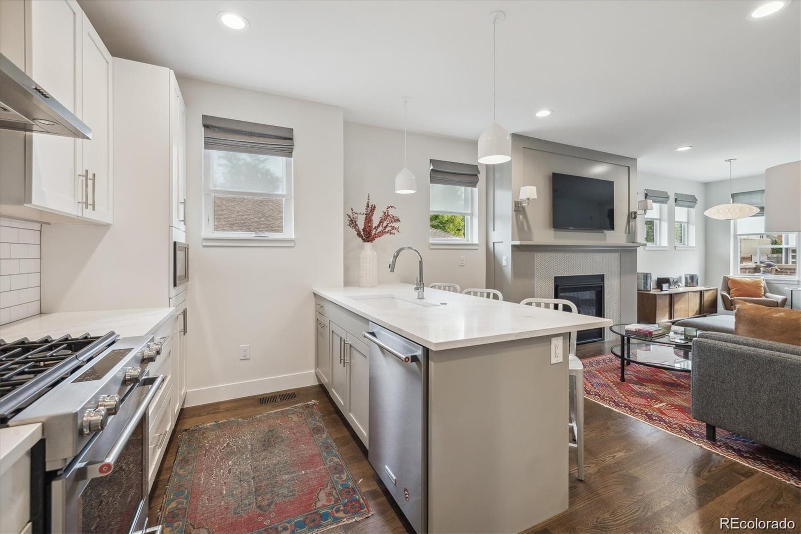 MLS Image #9 for 419  harrison street,denver, Colorado