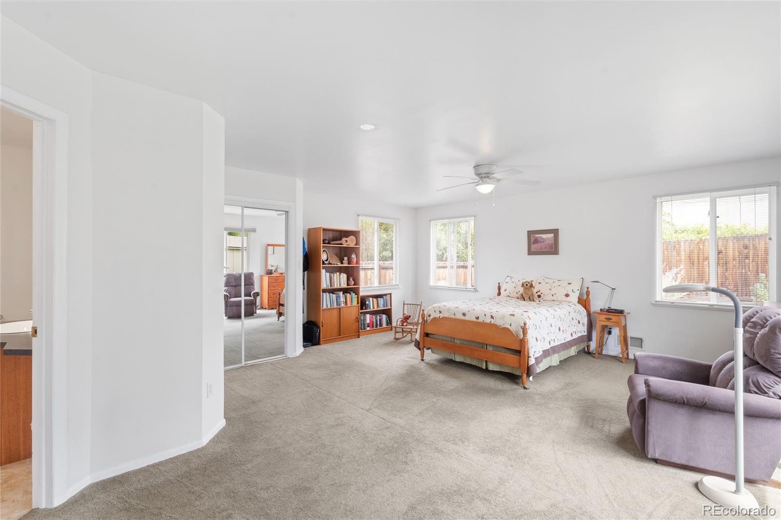 MLS Image #14 for 3076 s grape way,denver, Colorado