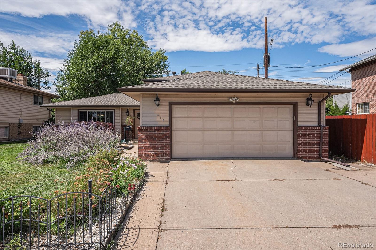 MLS Image #20 for 315 s monaco parkway,denver, Colorado