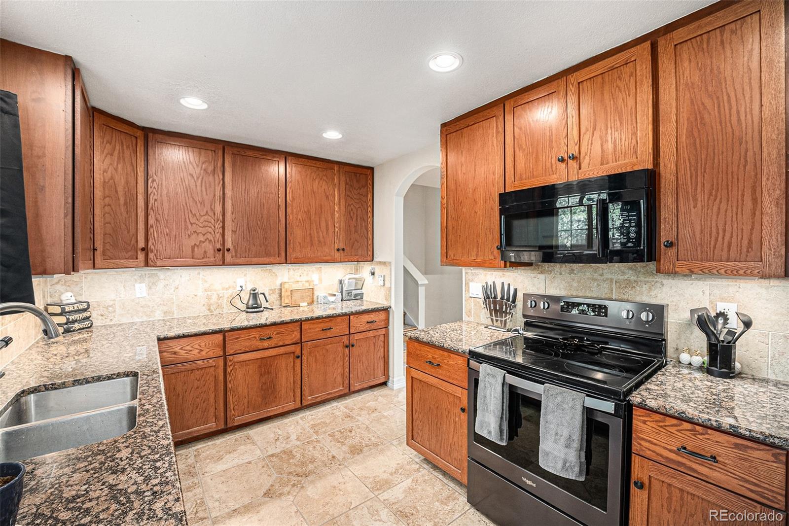 MLS Image #6 for 315 s monaco parkway,denver, Colorado