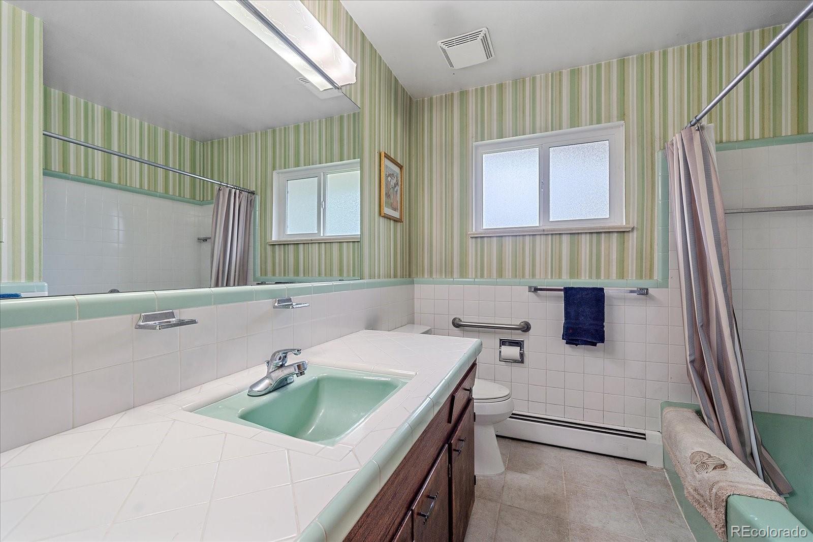 MLS Image #22 for 3056 s vine street,denver, Colorado