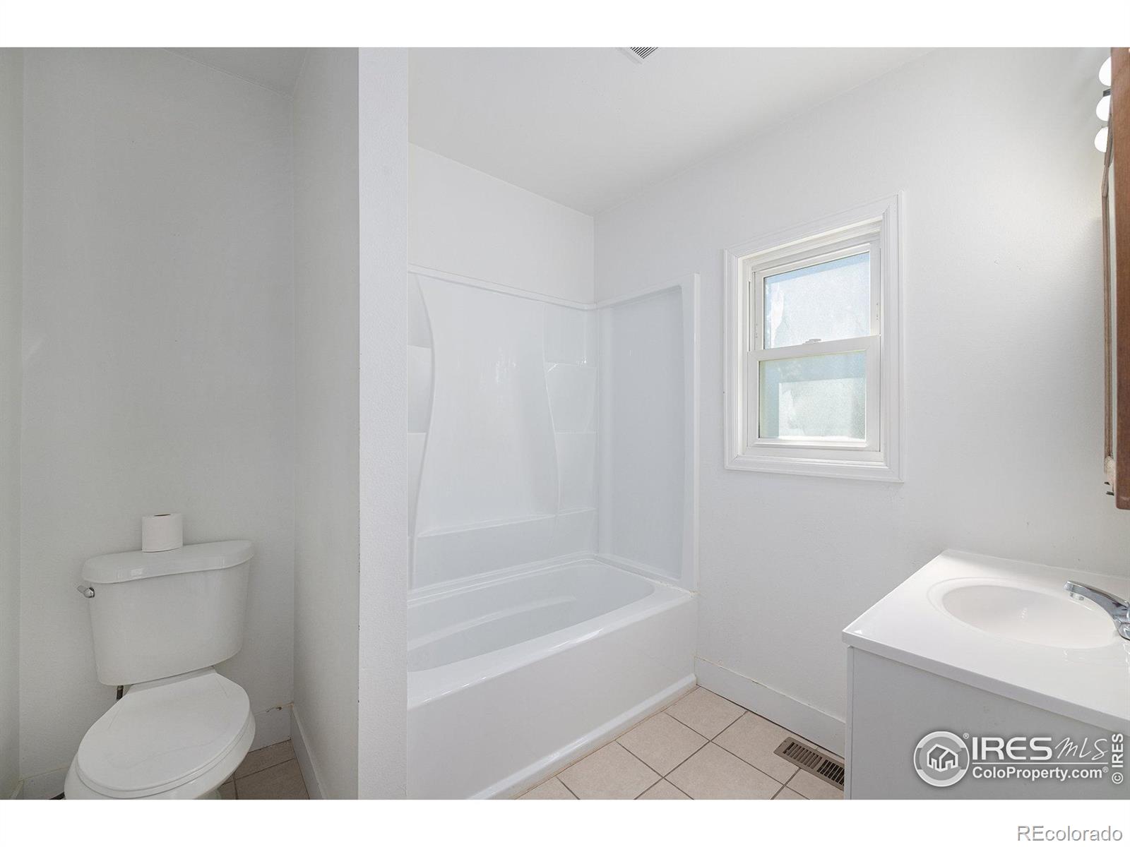 MLS Image #11 for 249  bent avenue,akron, Colorado