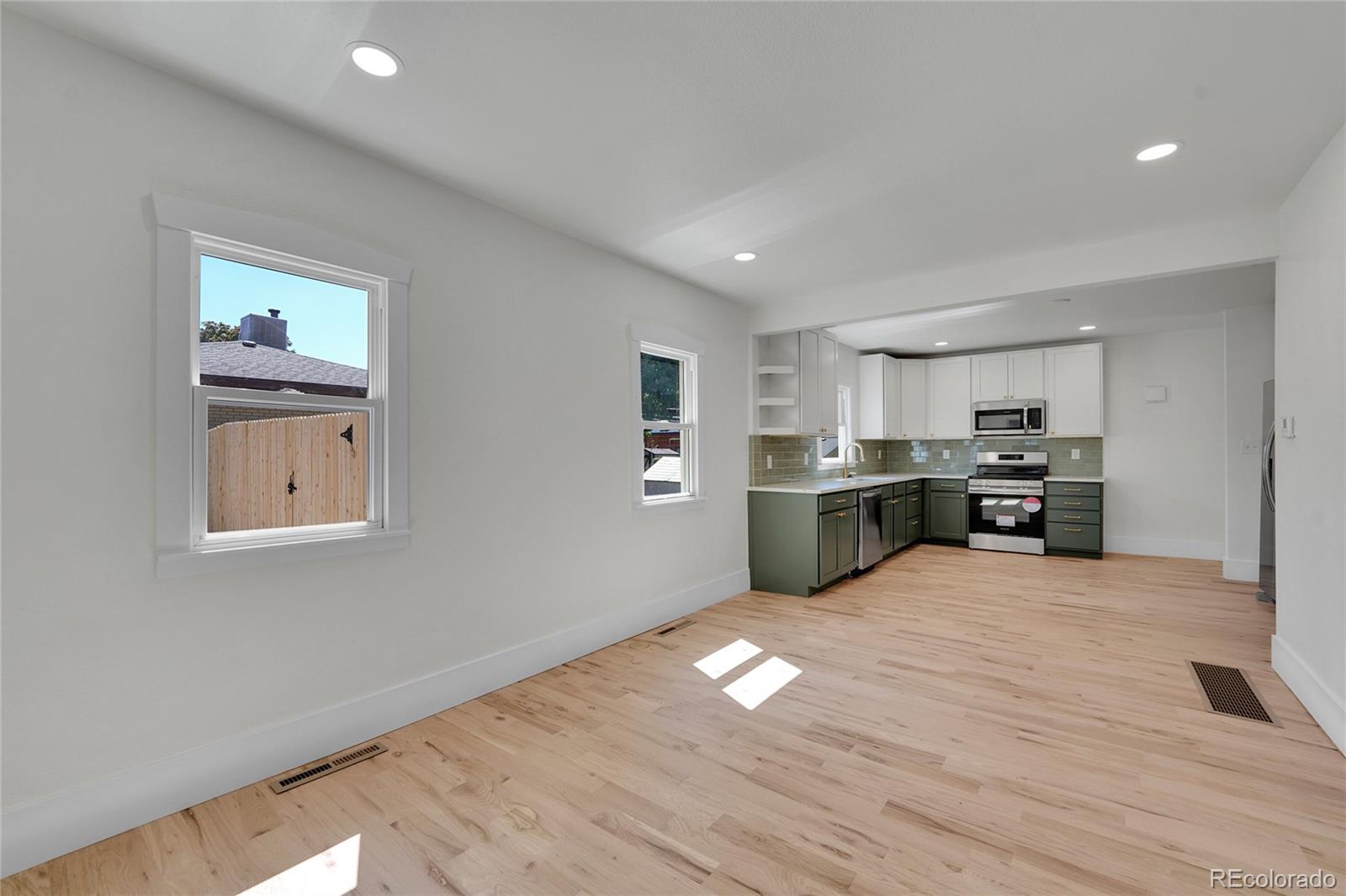 MLS Image #12 for 215 s stuart street,denver, Colorado