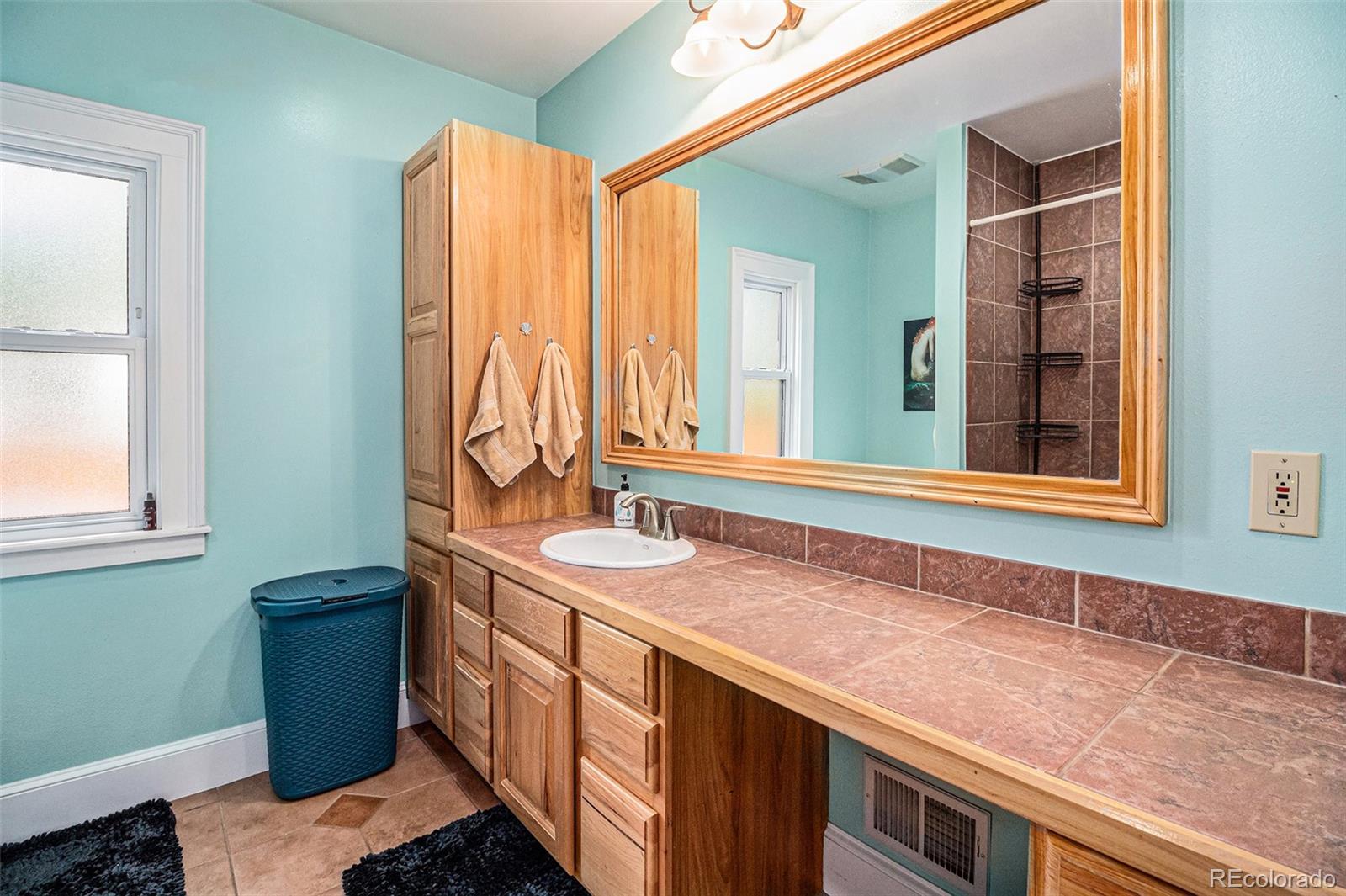 MLS Image #15 for 304 s hudson street,denver, Colorado