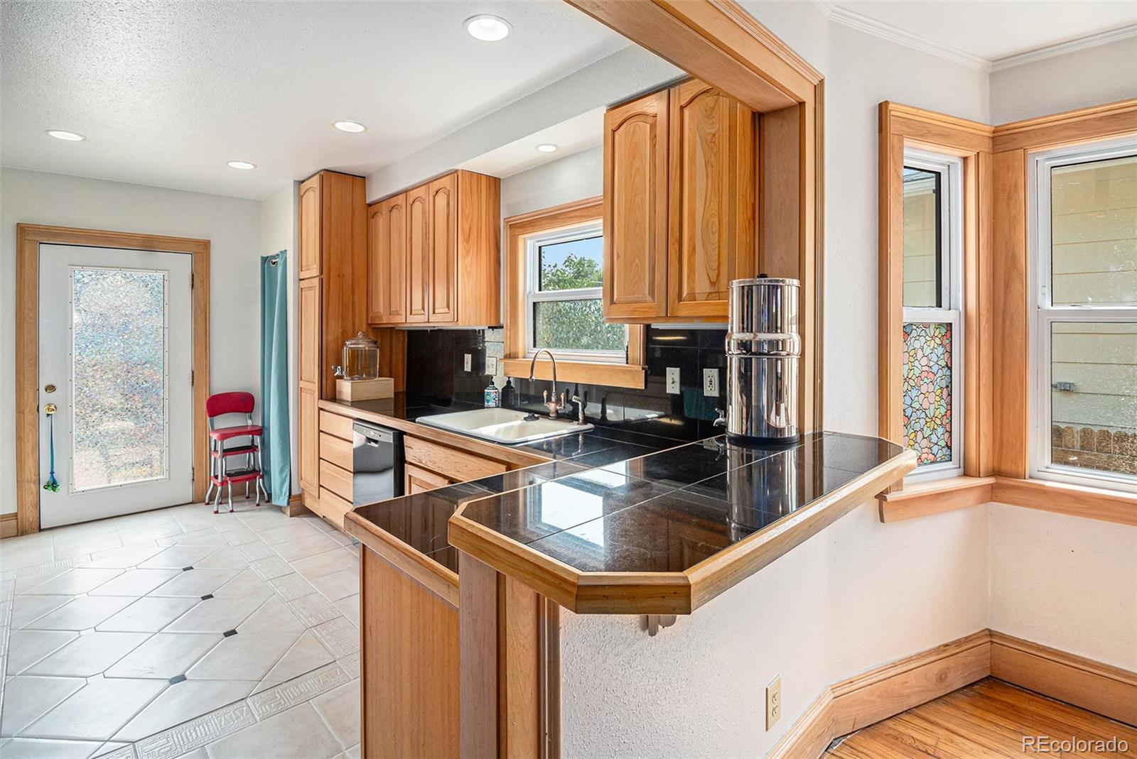 MLS Image #7 for 304 s hudson street,denver, Colorado