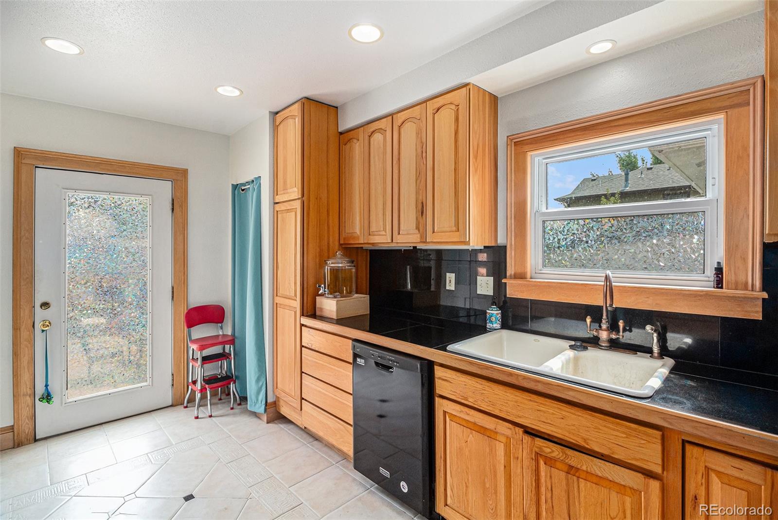 MLS Image #8 for 304 s hudson street,denver, Colorado