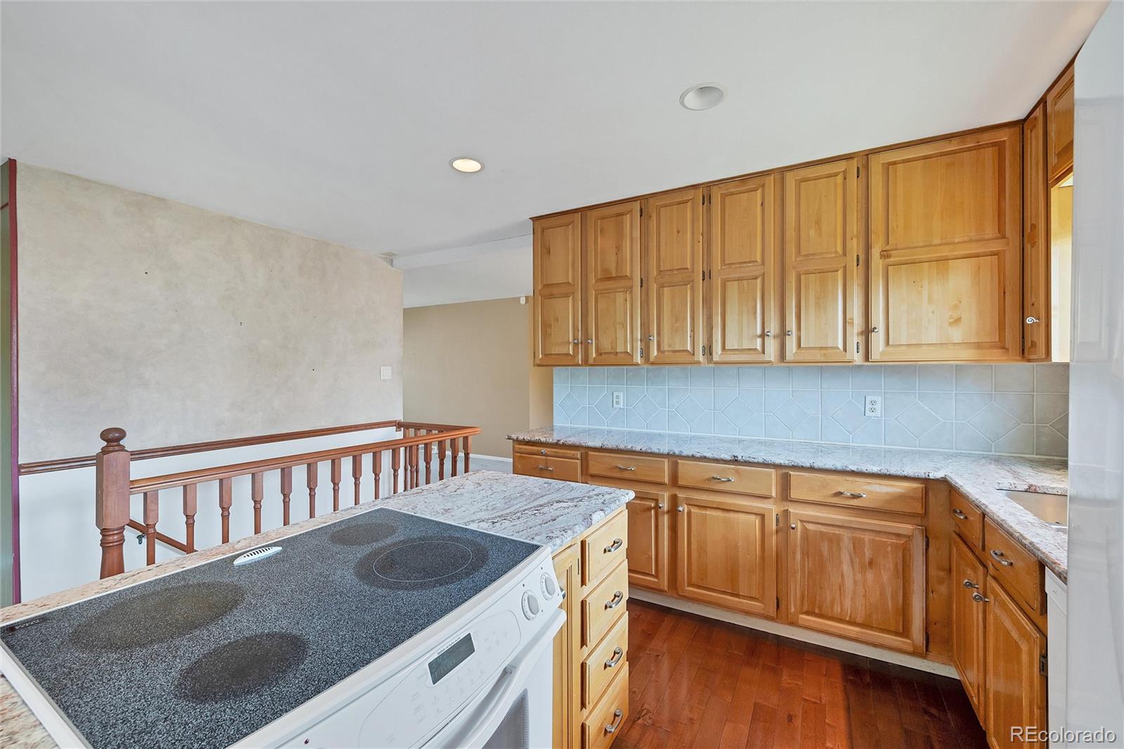 MLS Image #10 for 4135 s vincennes court,denver, Colorado