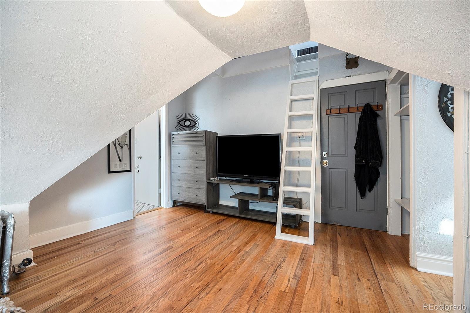 MLS Image #4 for 1136 n logan street 7,denver, Colorado