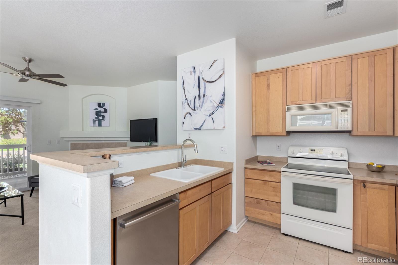 MLS Image #7 for 8200 e 8th avenue 8101,denver, Colorado