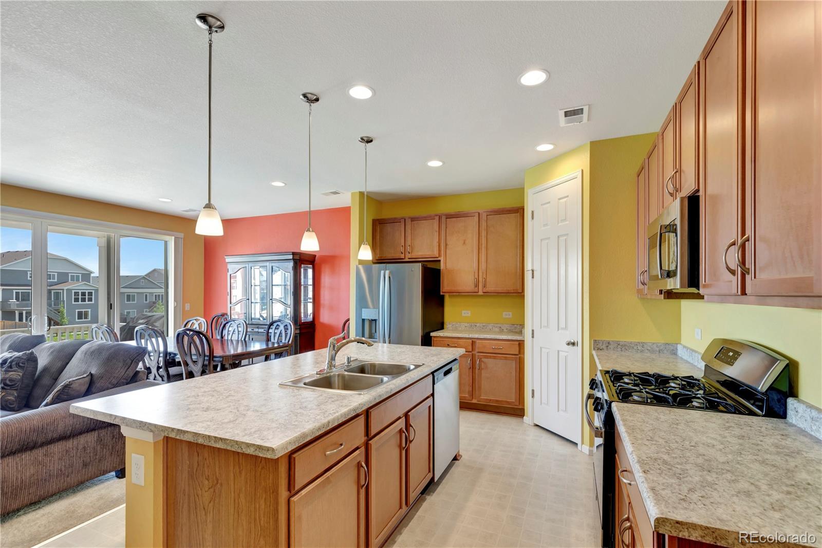 MLS Image #7 for 27646 e 10th drive,aurora, Colorado