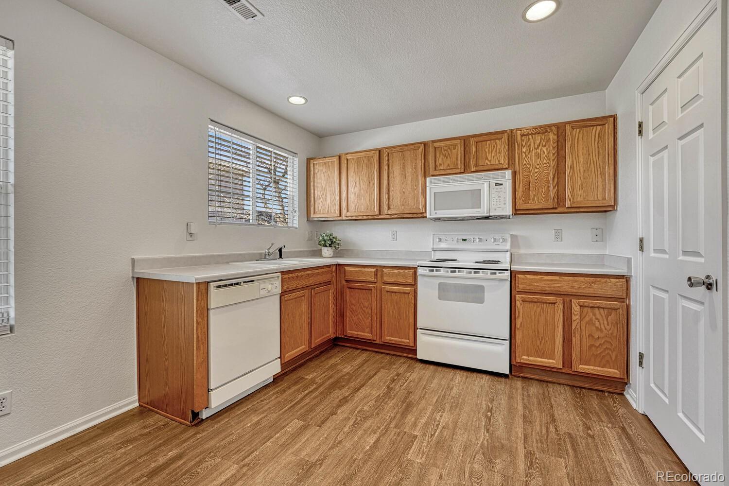 MLS Image #8 for 10700  kimblewyck circle,denver, Colorado