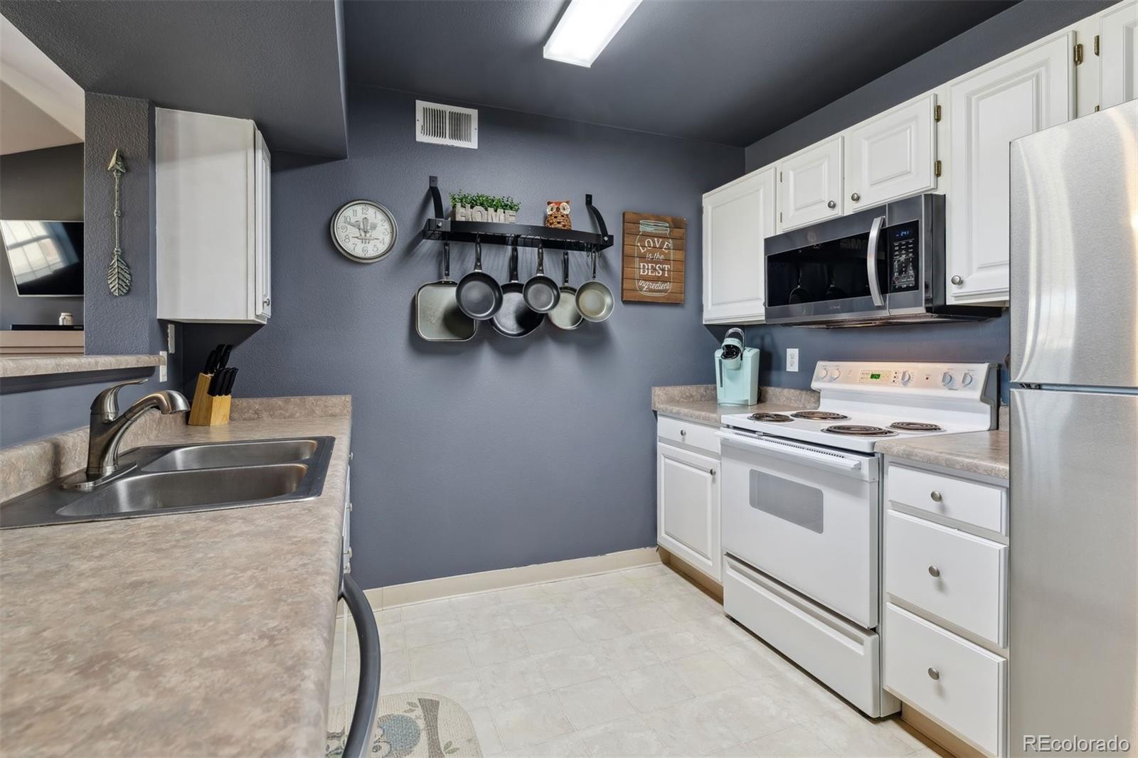 MLS Image #10 for 12816  ironstone way 301,parker, Colorado