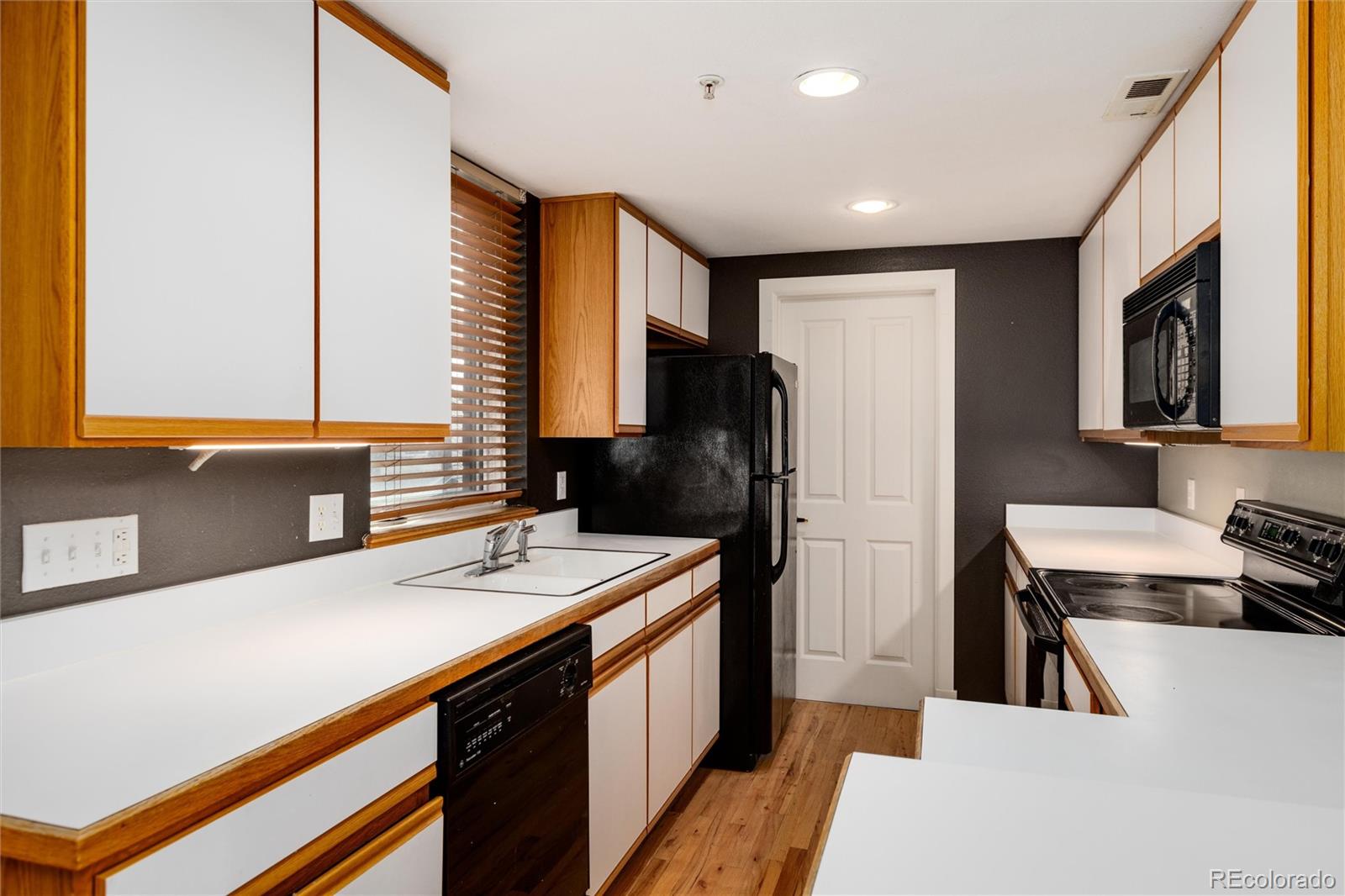 MLS Image #20 for 790 n clarkson street,denver, Colorado