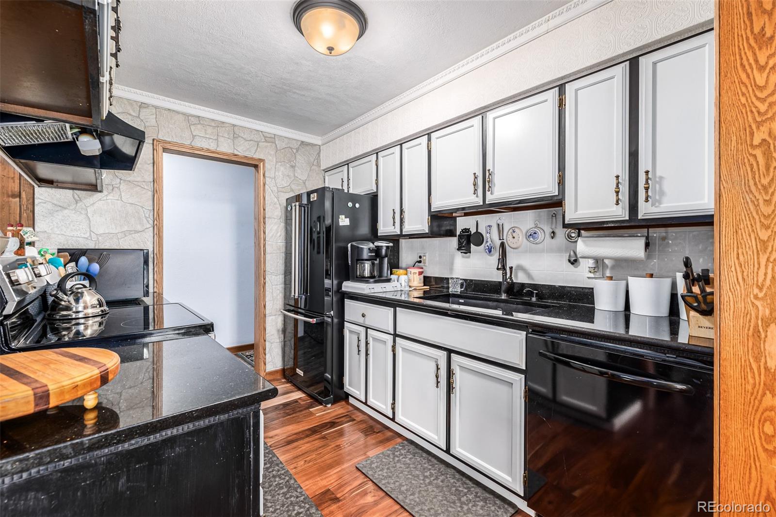 MLS Image #11 for 881 s pearl street,elizabeth, Colorado