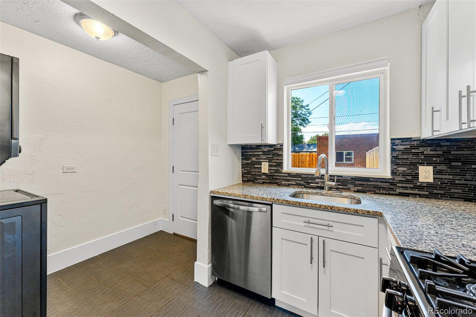 MLS Image #4 for 2821 n harrison street,denver, Colorado