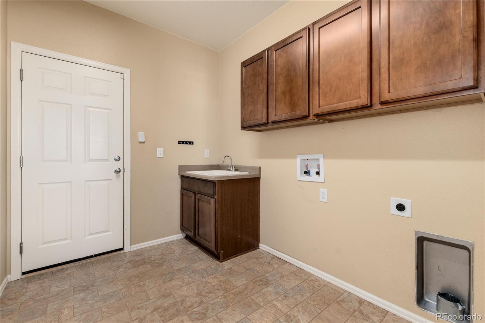 MLS Image #15 for 5448 s elk way,aurora, Colorado