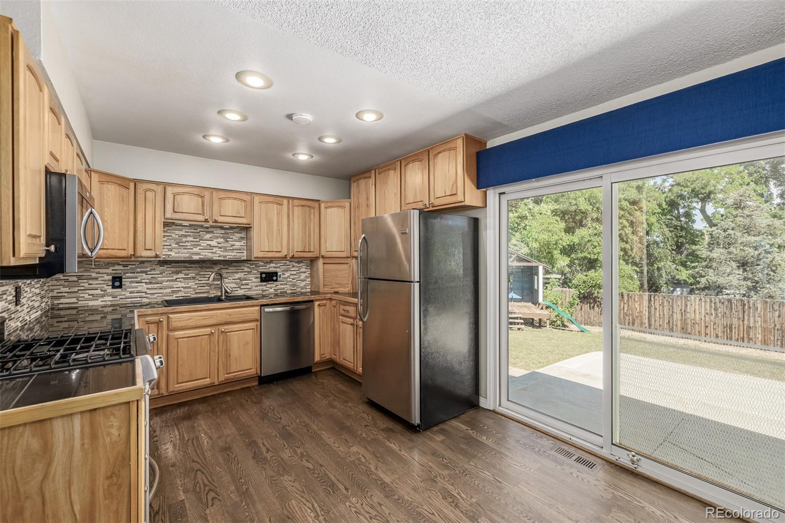 MLS Image #10 for 10425 w lambuth place,denver, Colorado