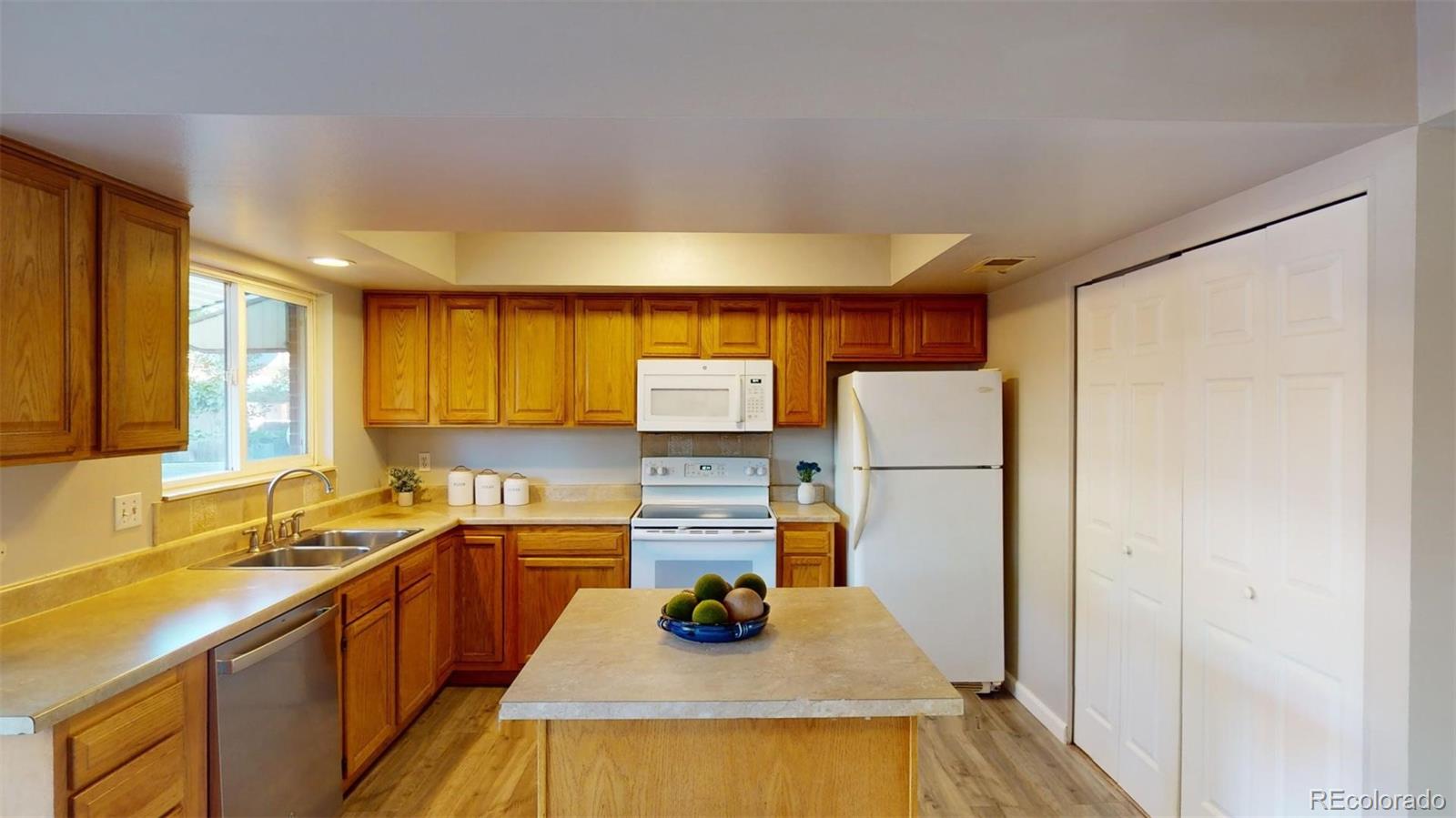 MLS Image #4 for 9024 e lehigh avenue,denver, Colorado