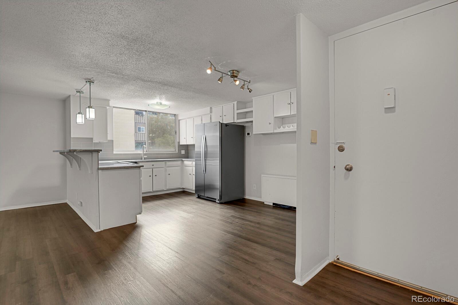 MLS Image #6 for 1155 n ash street 402,denver, Colorado