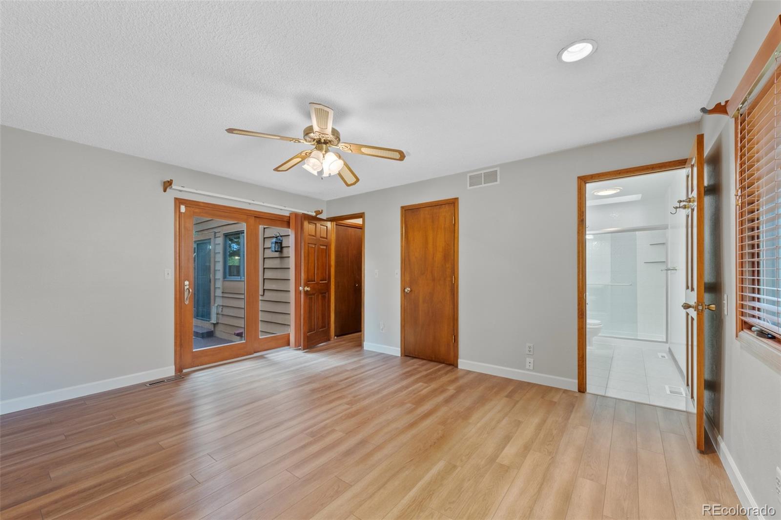 MLS Image #22 for 125 s eagle circle,aurora, Colorado