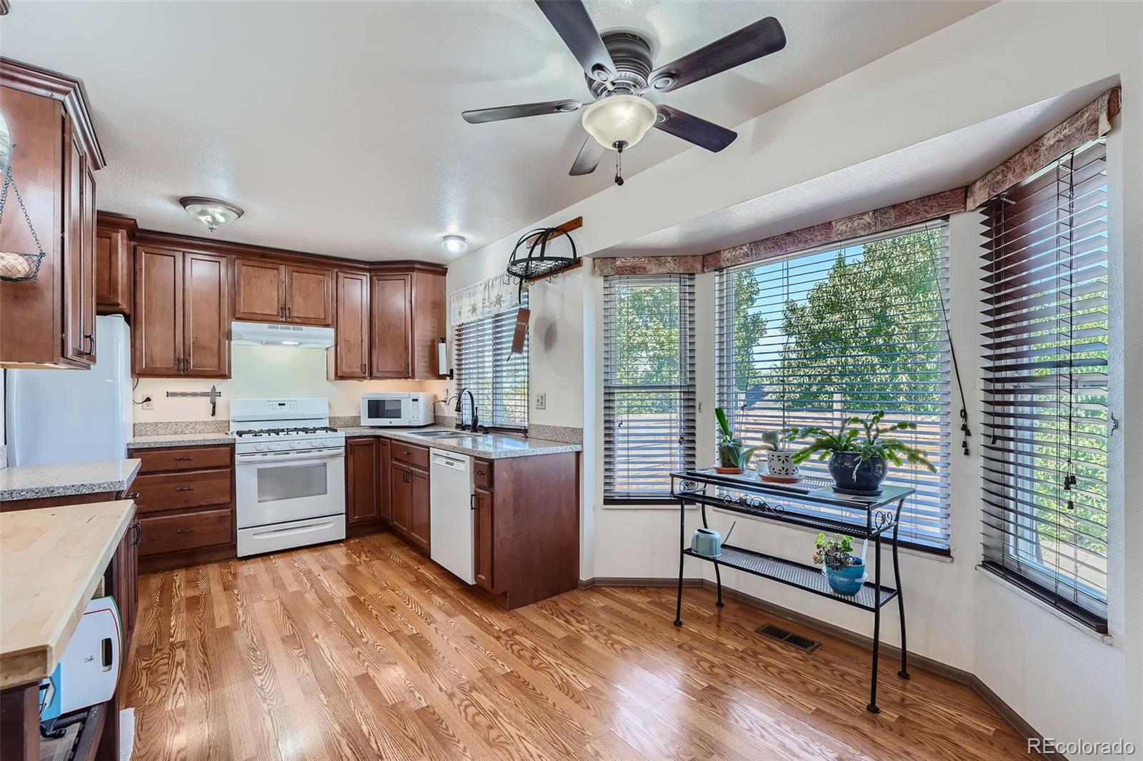 MLS Image #11 for 21543 e powers place,centennial, Colorado