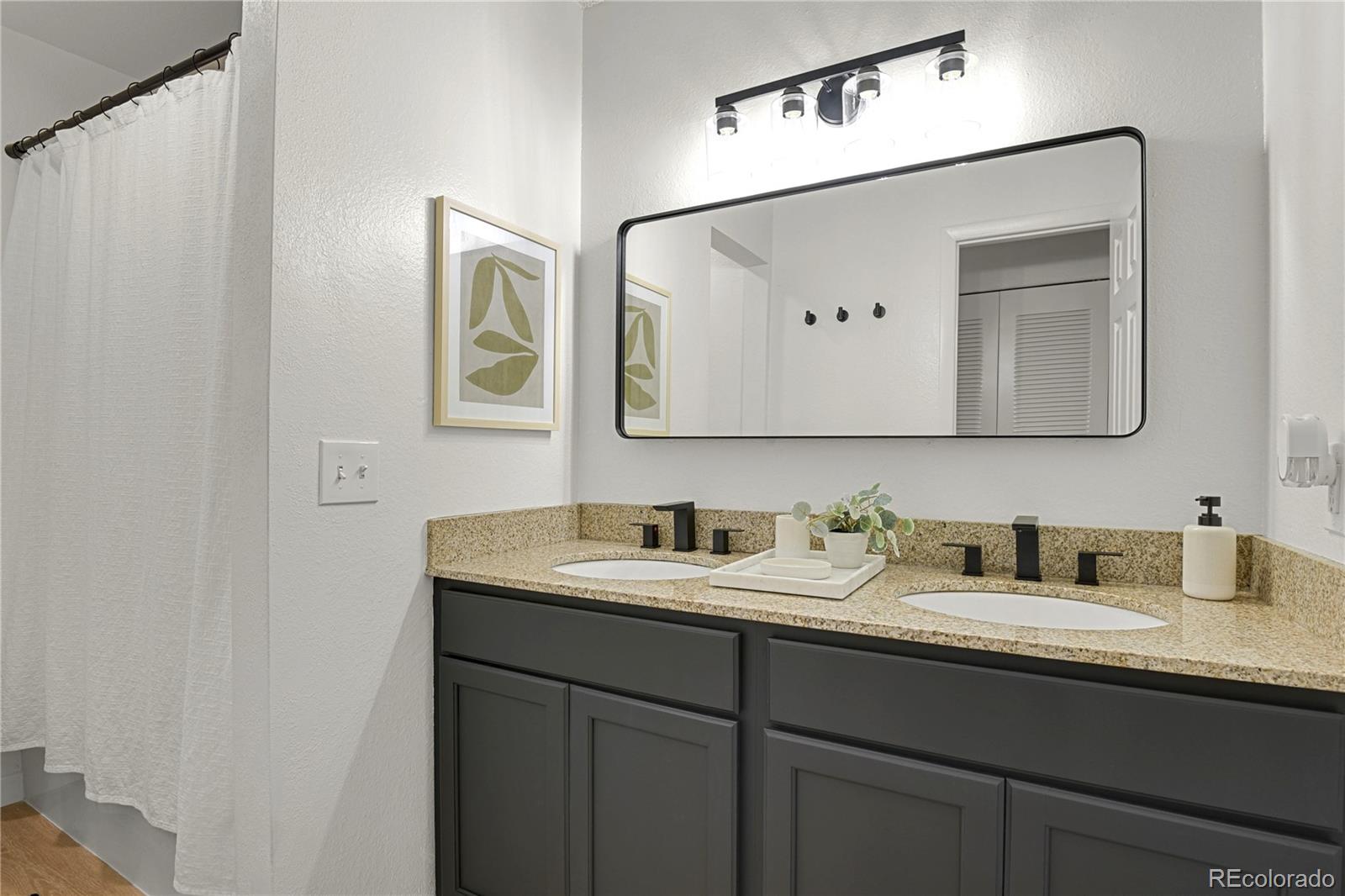 MLS Image #10 for 7995 e mississippi avenue,denver, Colorado