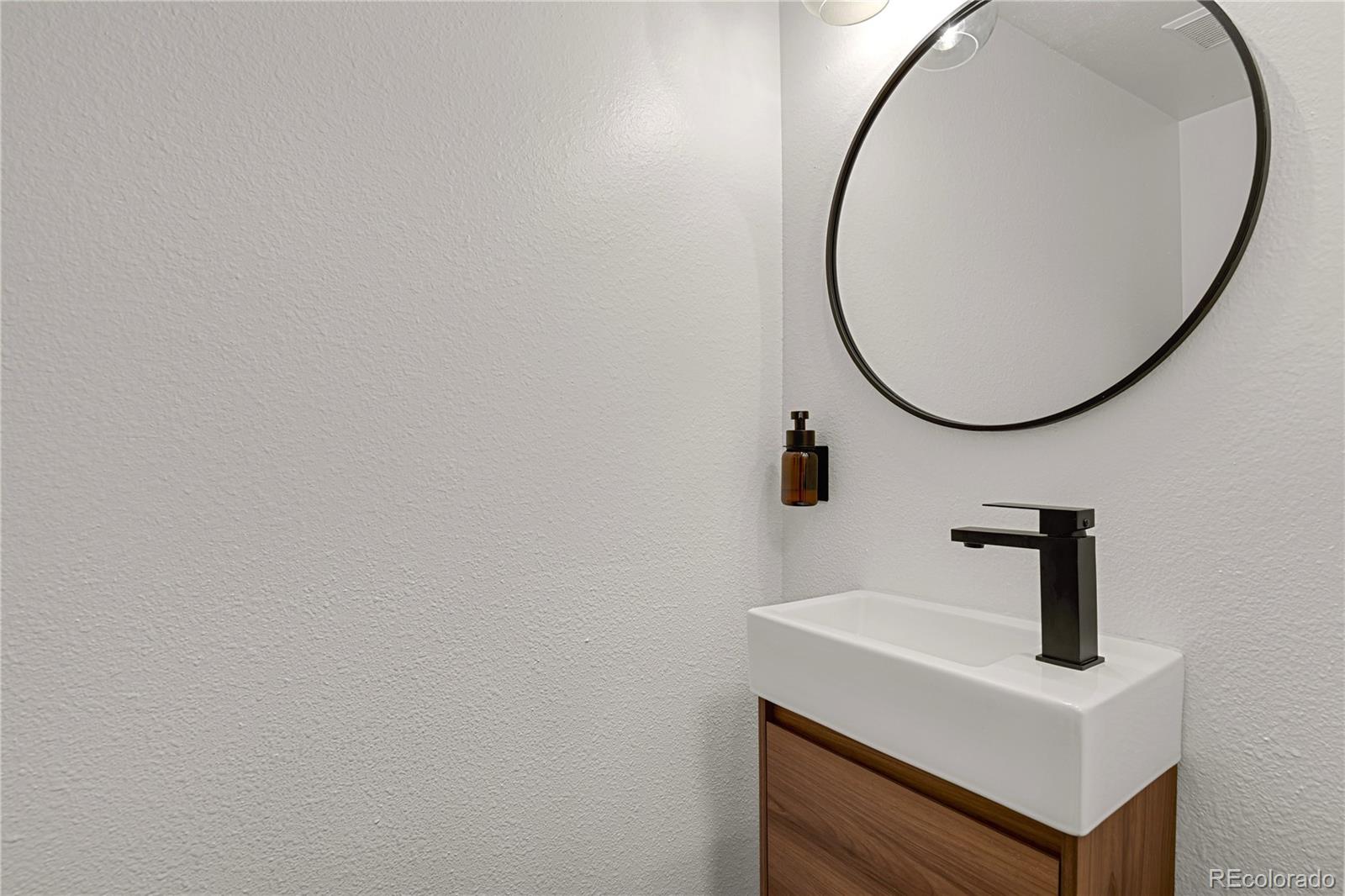MLS Image #18 for 7995 e mississippi avenue,denver, Colorado