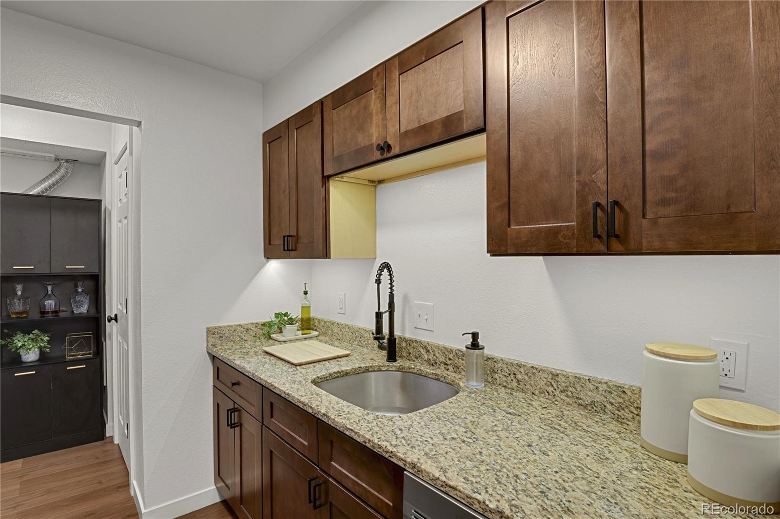 MLS Image #6 for 7995 e mississippi avenue,denver, Colorado