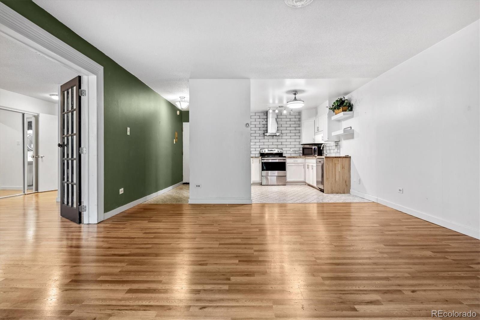 MLS Image #10 for 705 s alton way,denver, Colorado