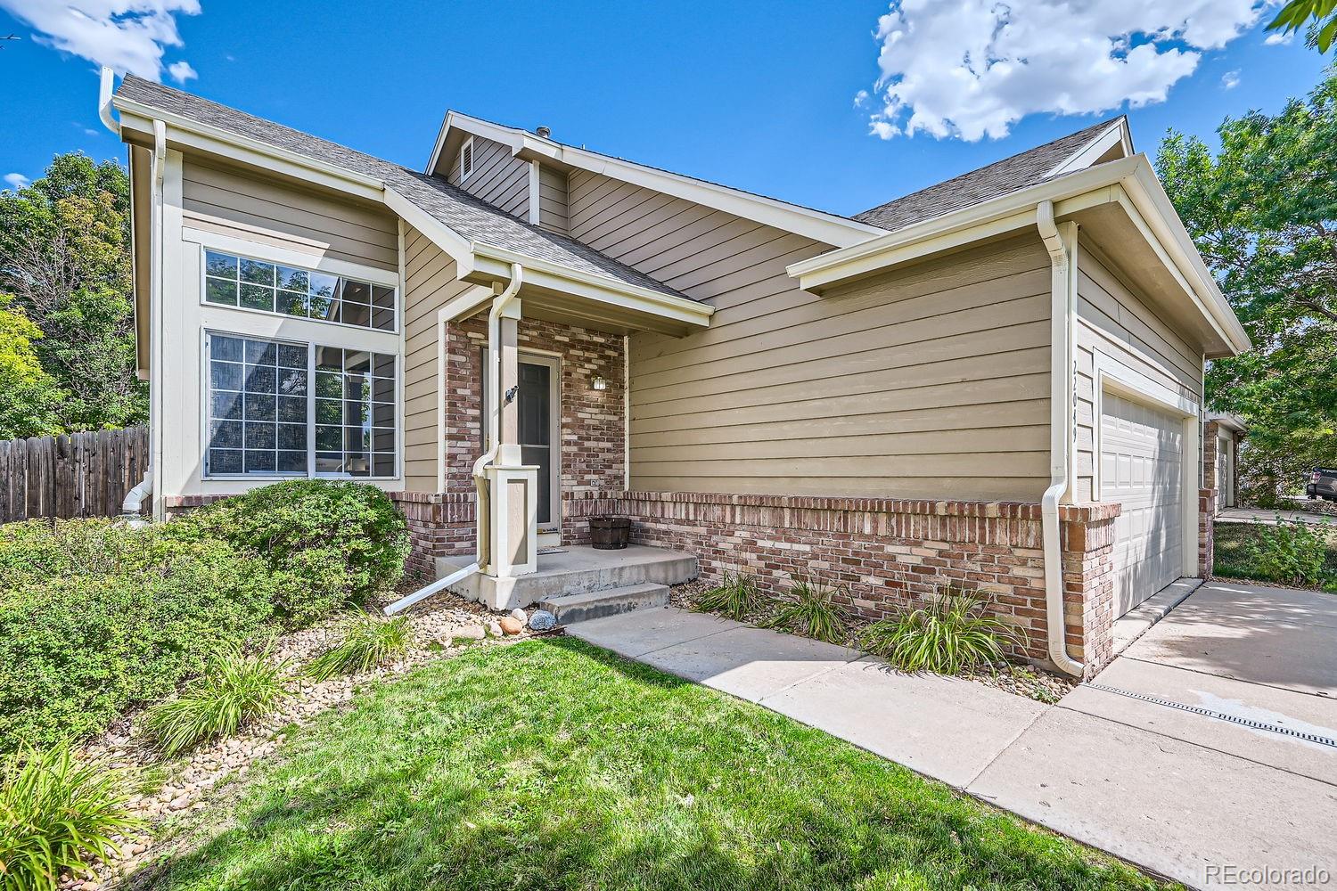 MLS Image #2 for 22049 e princeton circle,aurora, Colorado