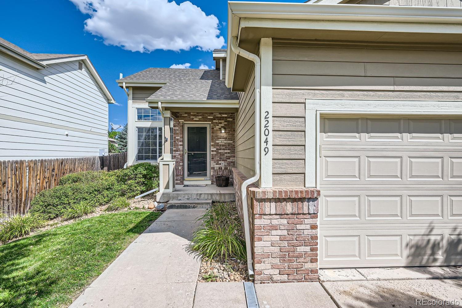 MLS Image #3 for 22049 e princeton circle,aurora, Colorado