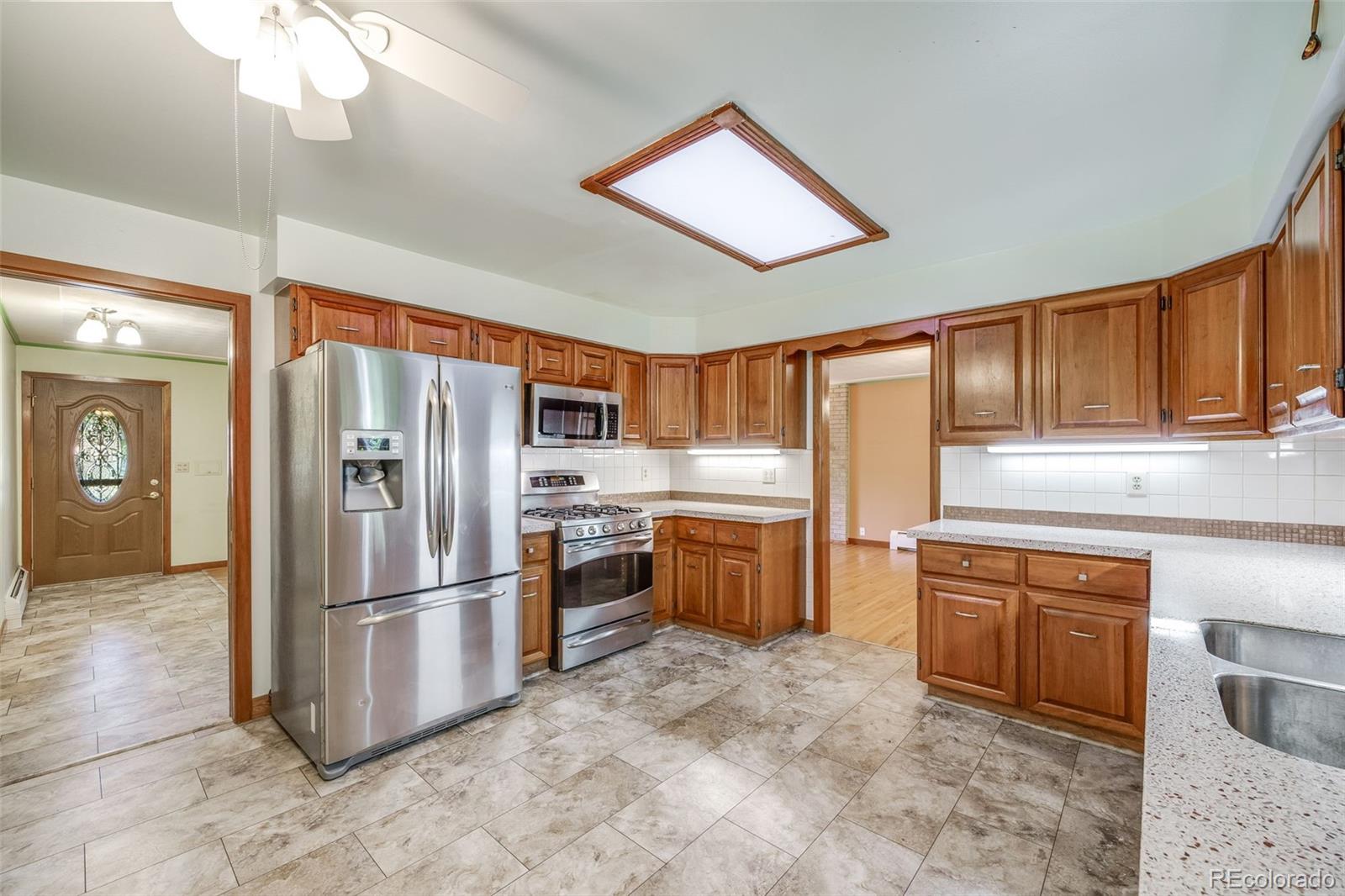 MLS Image #6 for 2685 s zurich court,denver, Colorado