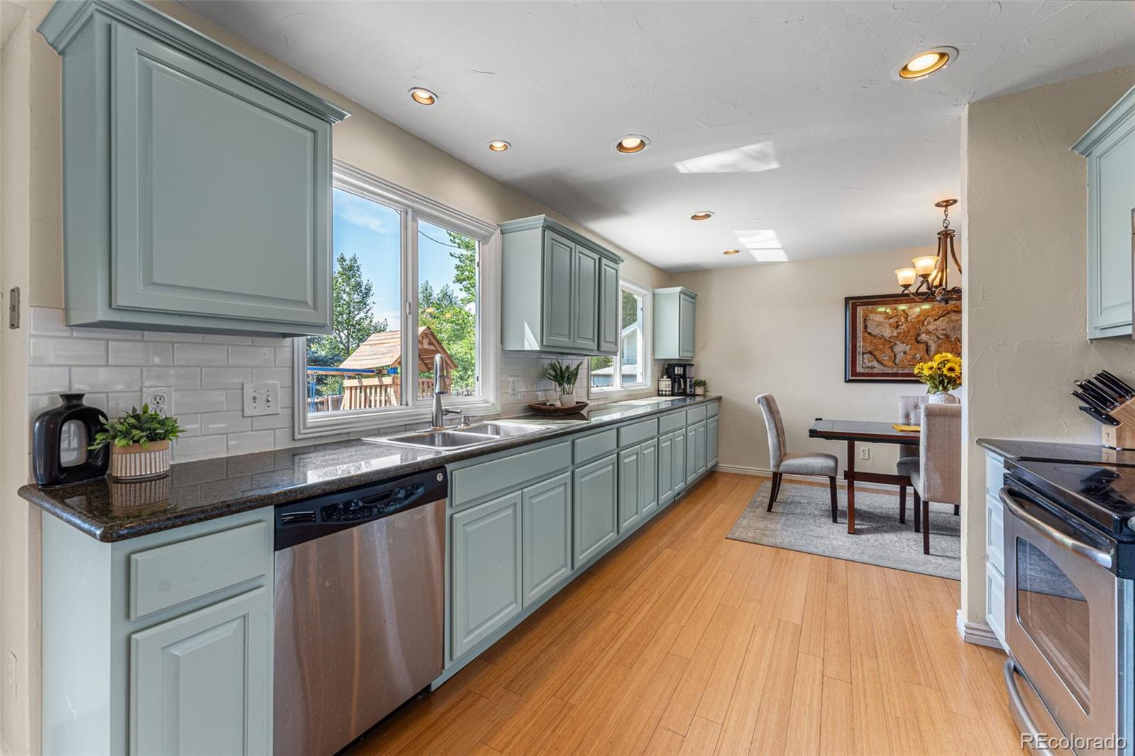 MLS Image #11 for 1552 w long avenue,littleton, Colorado