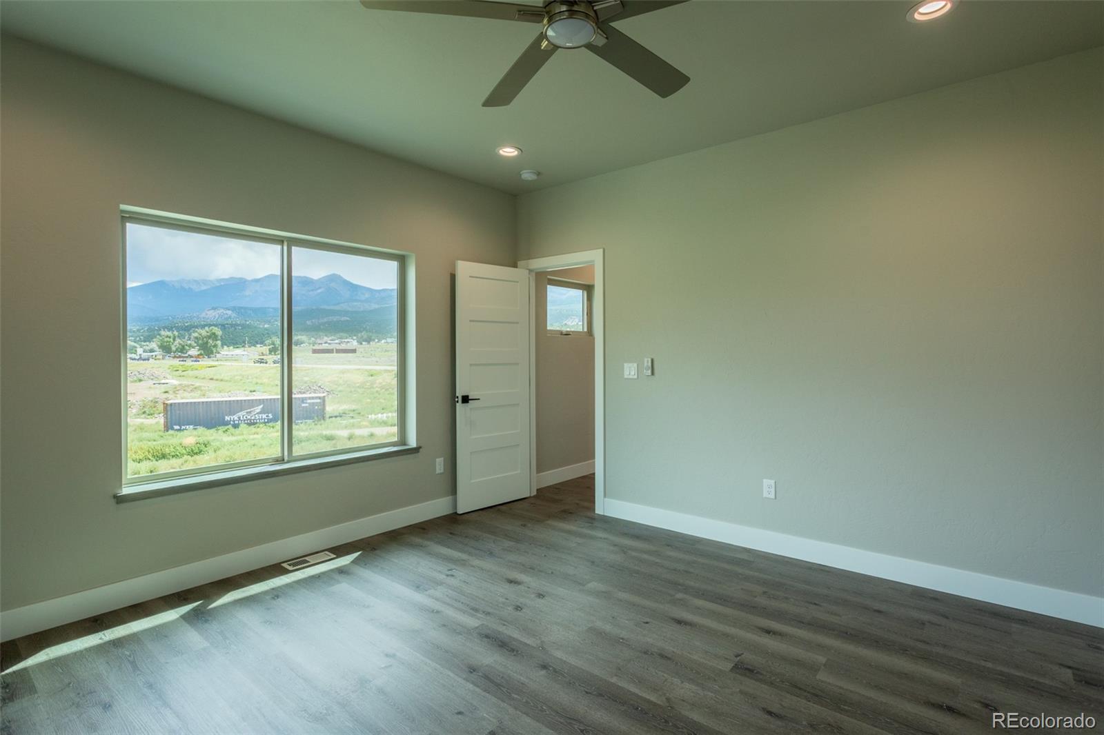 MLS Image #38 for 118  southside loop,salida, Colorado