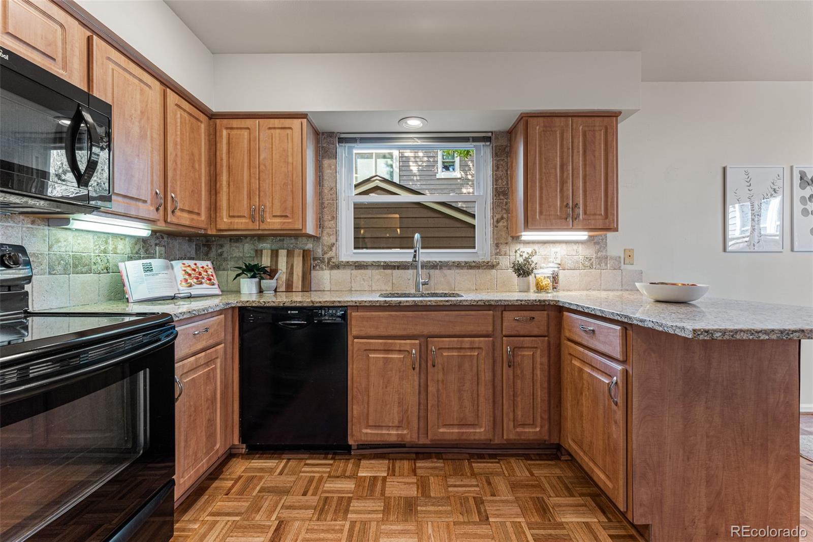 MLS Image #13 for 245 s monaco parkway,denver, Colorado