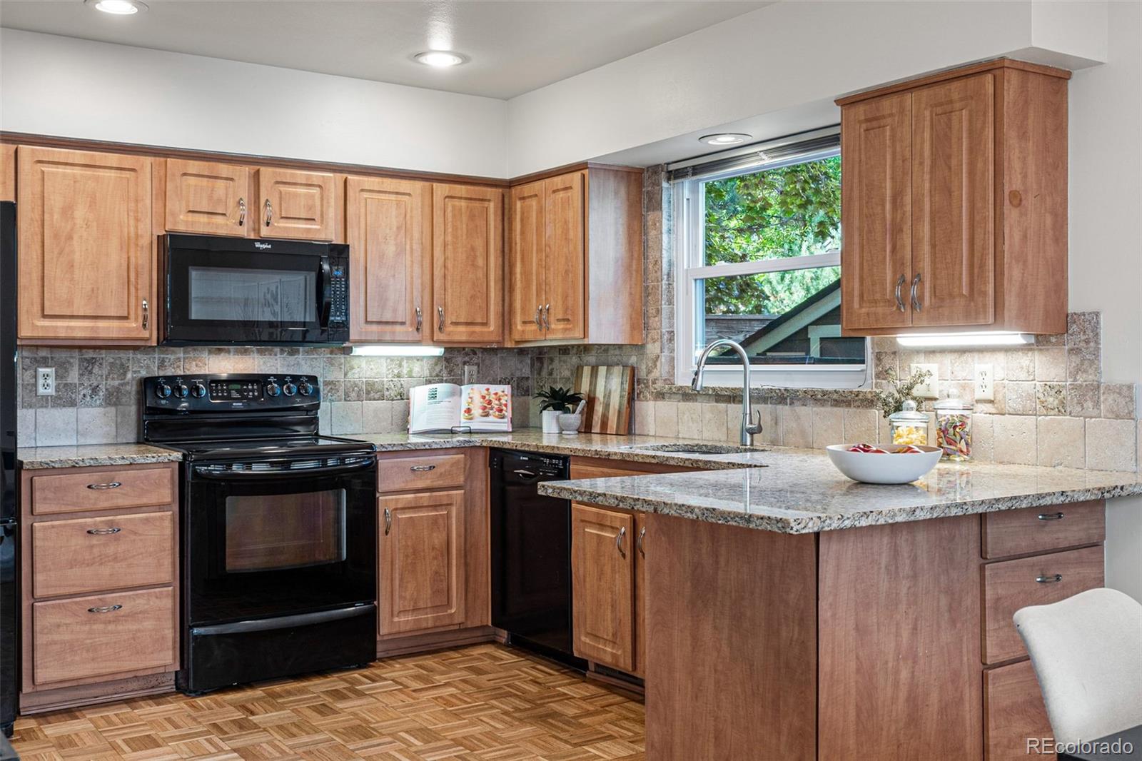 MLS Image #14 for 245 s monaco parkway,denver, Colorado