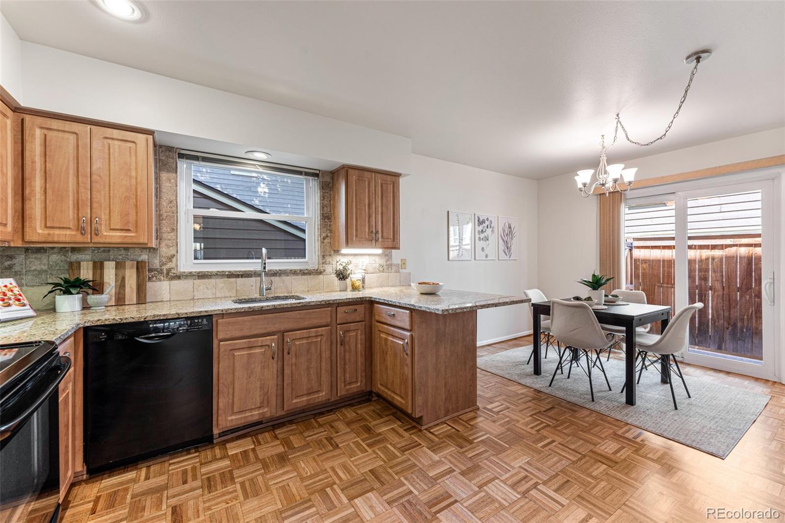 MLS Image #15 for 245 s monaco parkway,denver, Colorado