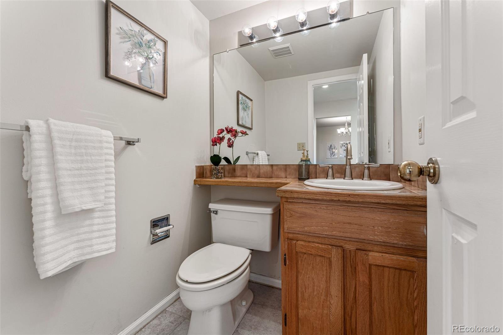 MLS Image #17 for 245 s monaco parkway,denver, Colorado