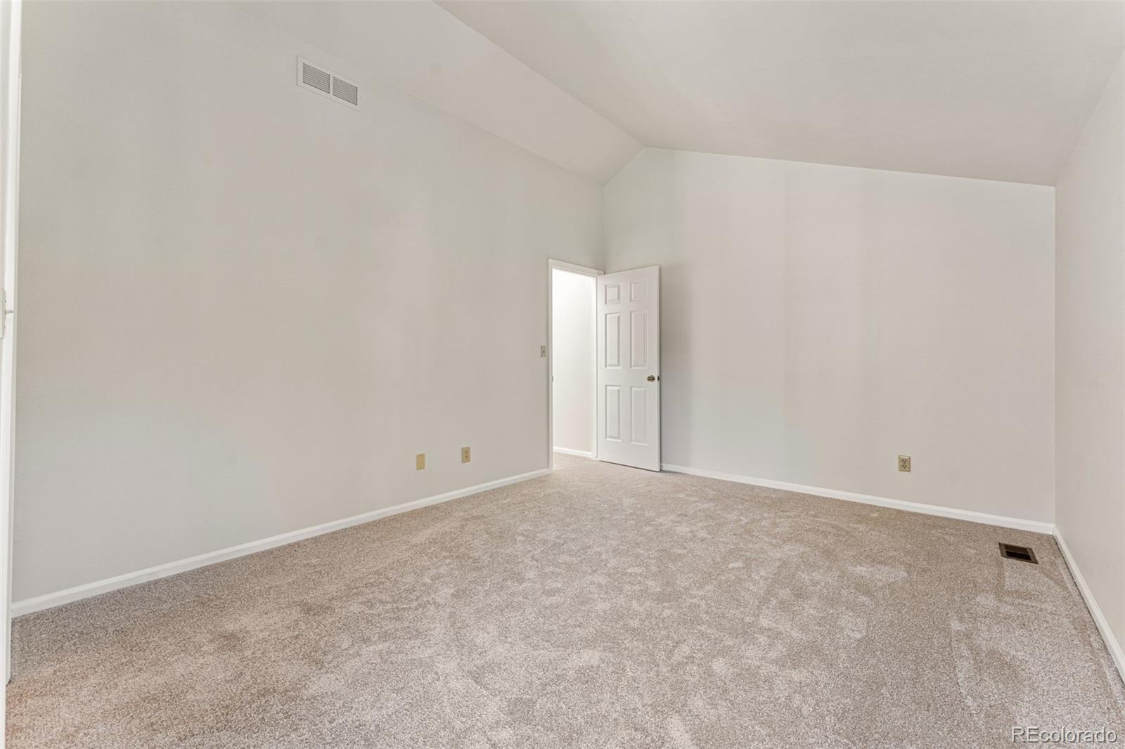 MLS Image #29 for 245 s monaco parkway,denver, Colorado