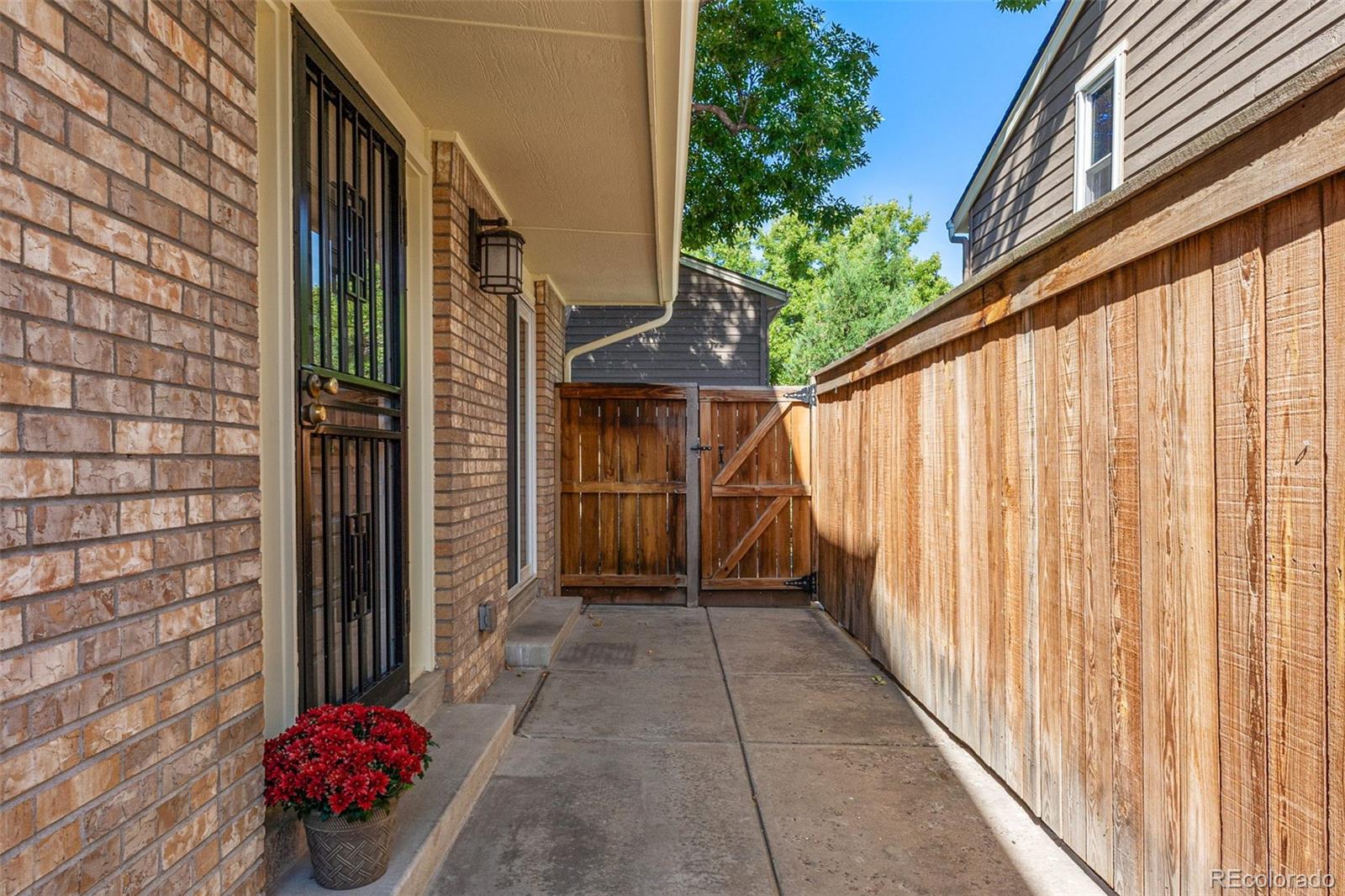 MLS Image #47 for 245 s monaco parkway,denver, Colorado