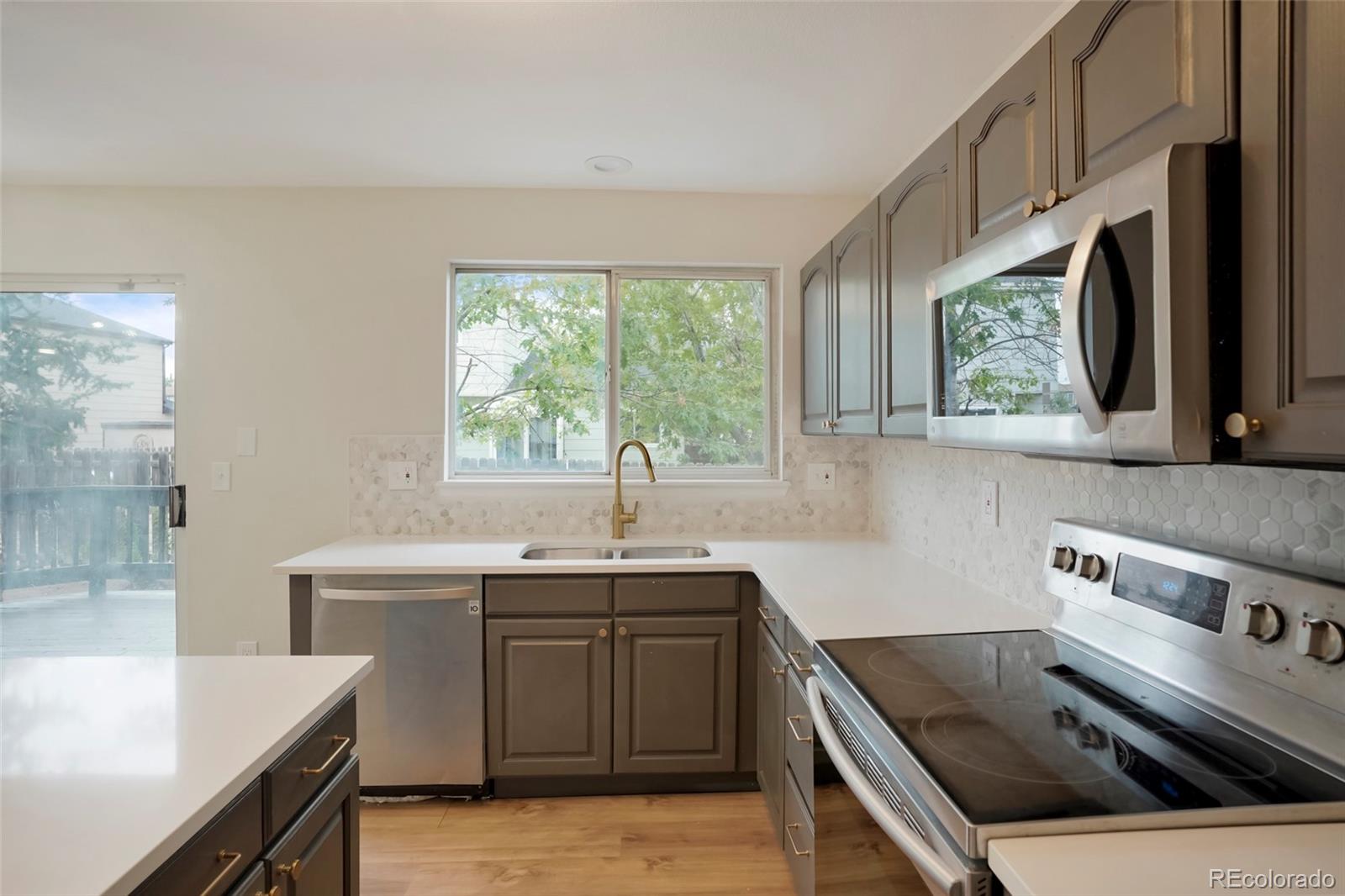 MLS Image #4 for 20663 e 43rd avenue,denver, Colorado