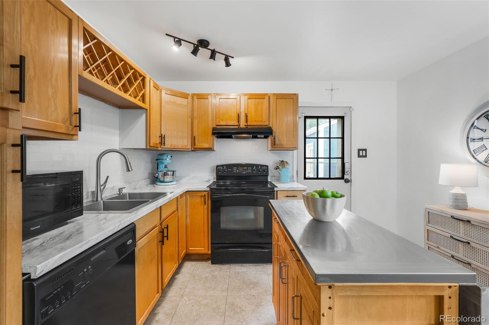 MLS Image #12 for 1720 s zuni street,denver, Colorado