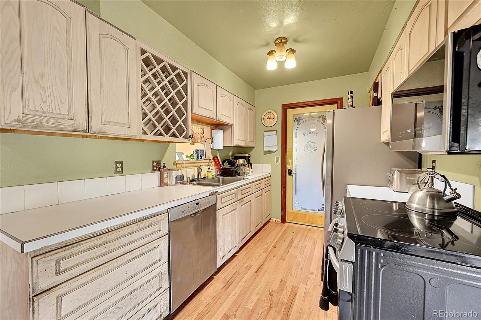 MLS Image #12 for 3783 s lee court,denver, Colorado