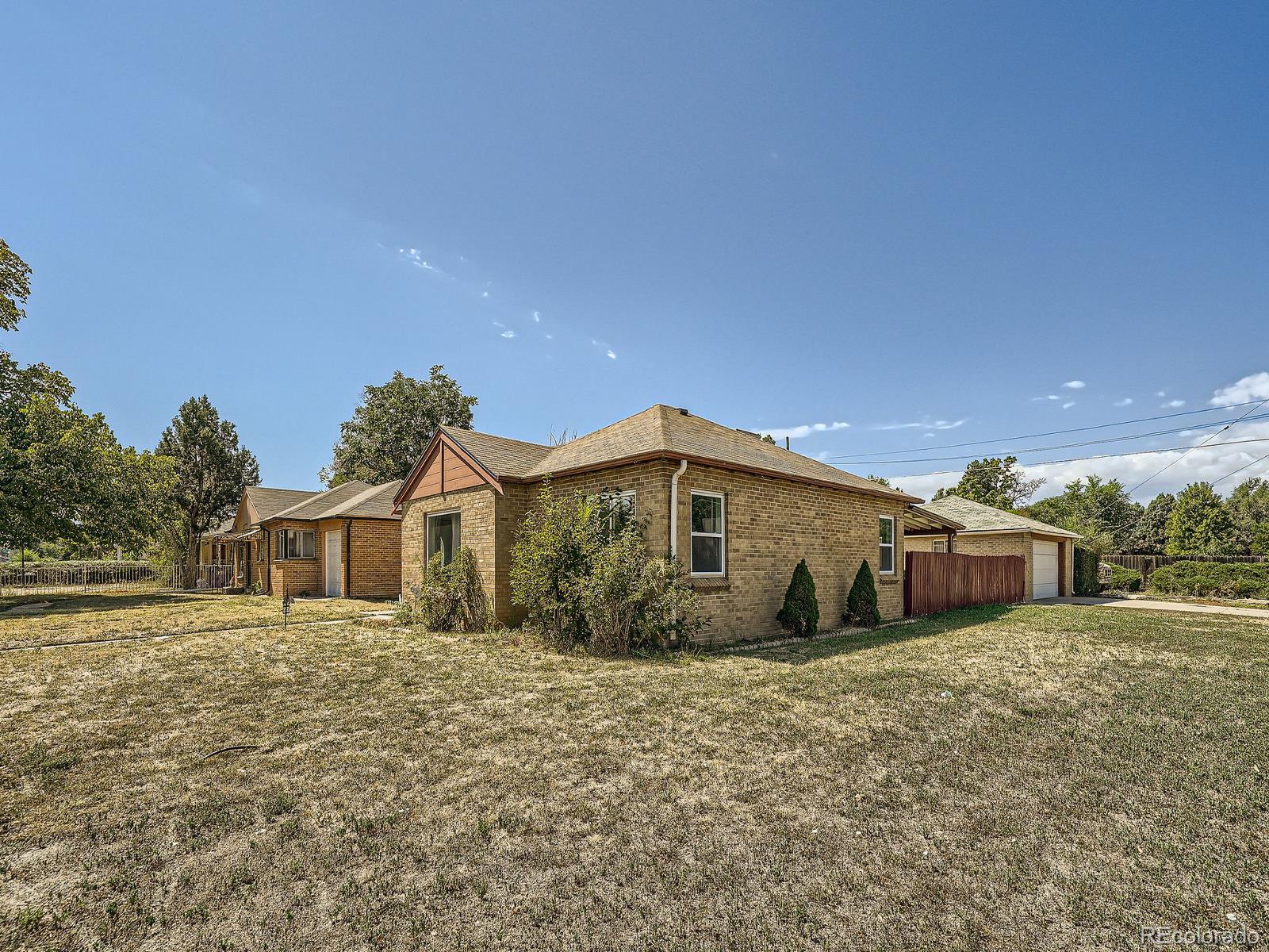 MLS Image #3 for 2565  quebec street,denver, Colorado