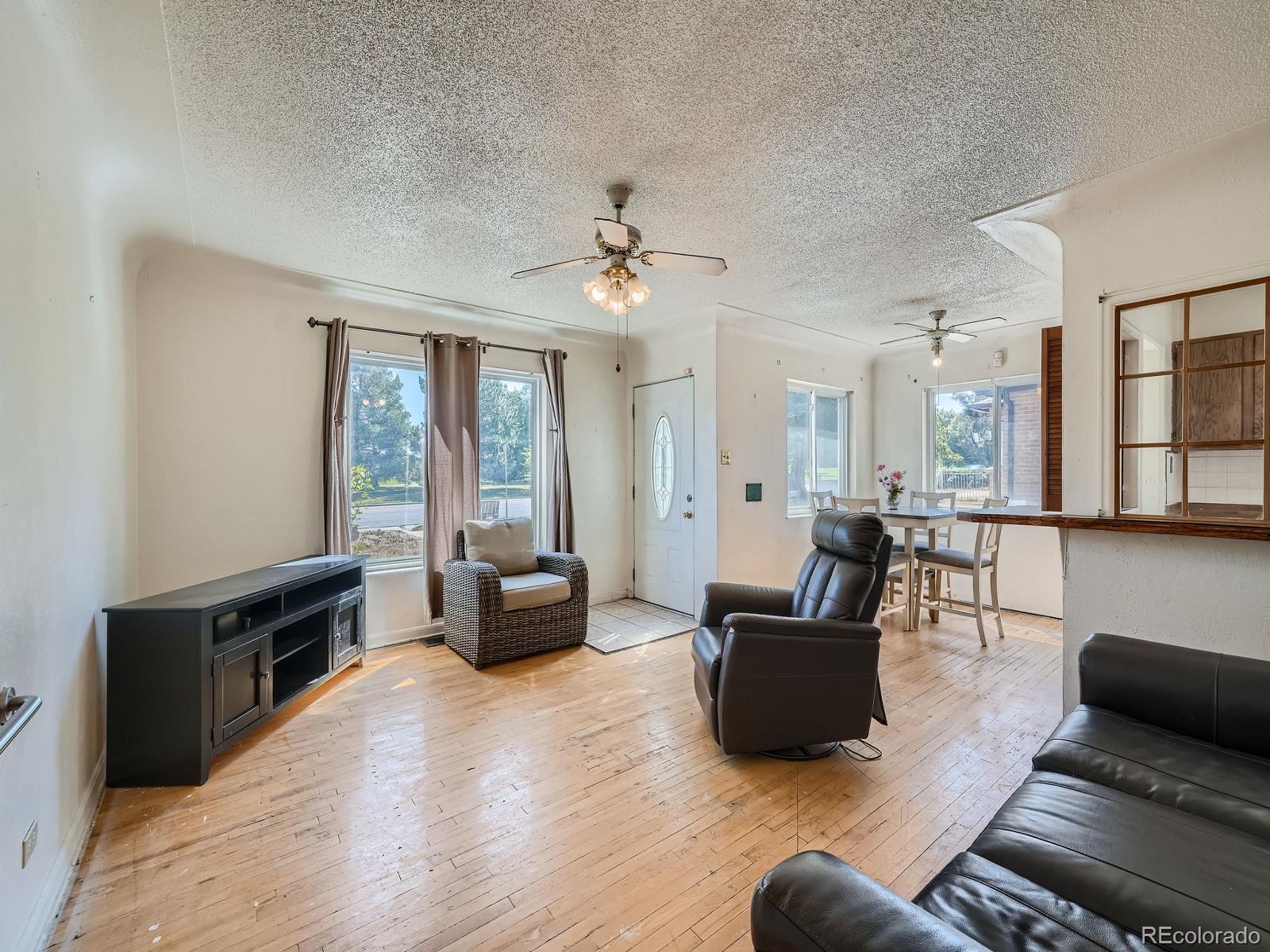 MLS Image #5 for 2565  quebec street,denver, Colorado