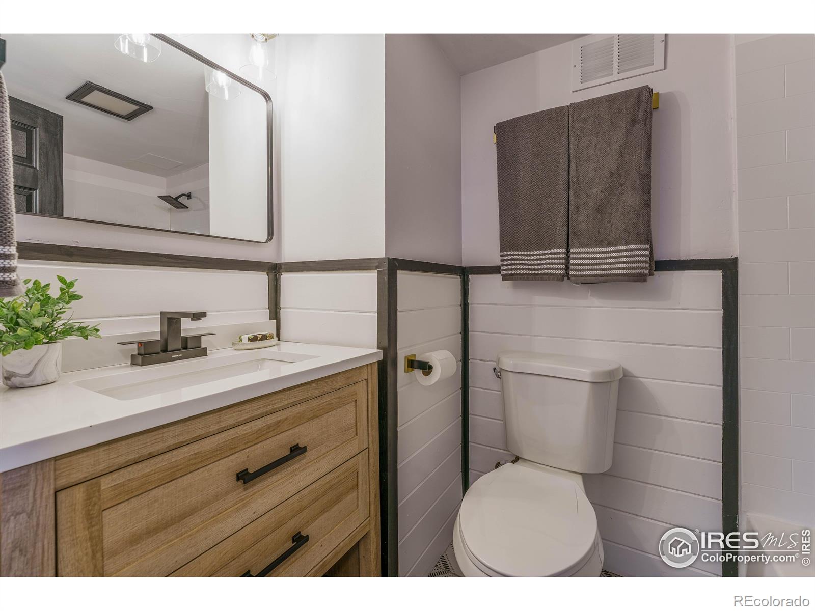 MLS Image #13 for 789 n clarkson street,denver, Colorado