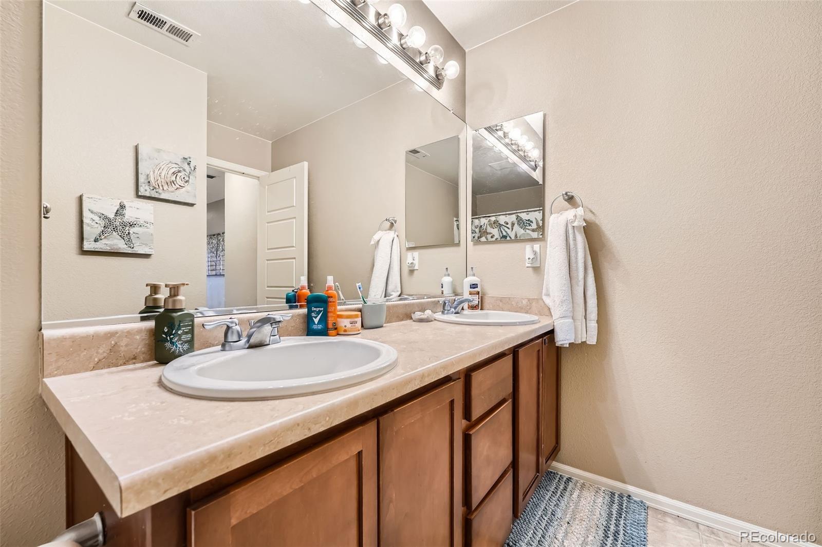 MLS Image #29 for 25202 e 2nd place,aurora, Colorado